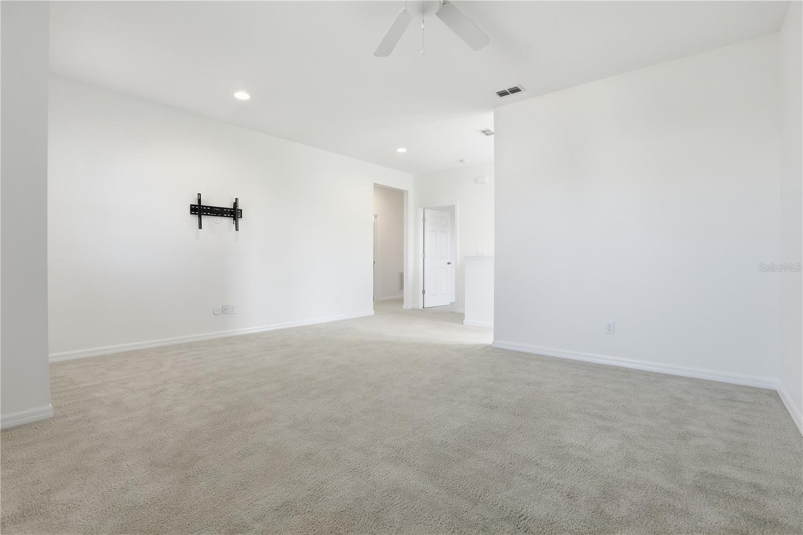 ORCHARD HILLS - Residential Lease