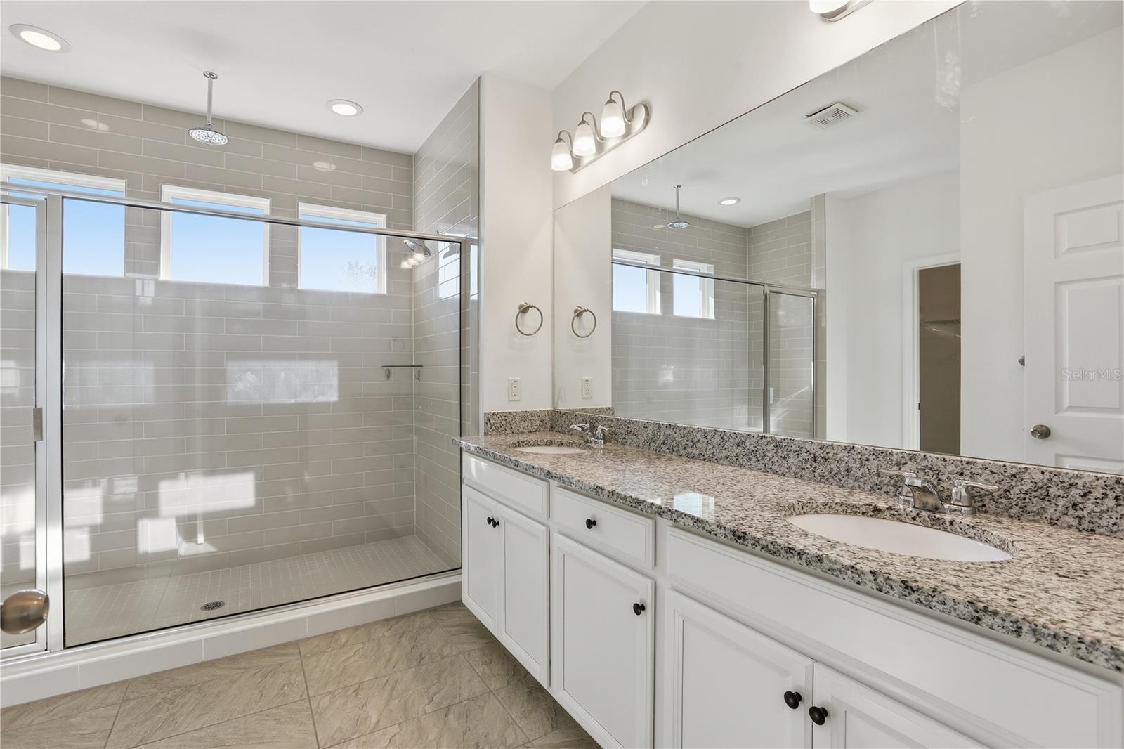 ORCHARD HILLS - Residential Lease