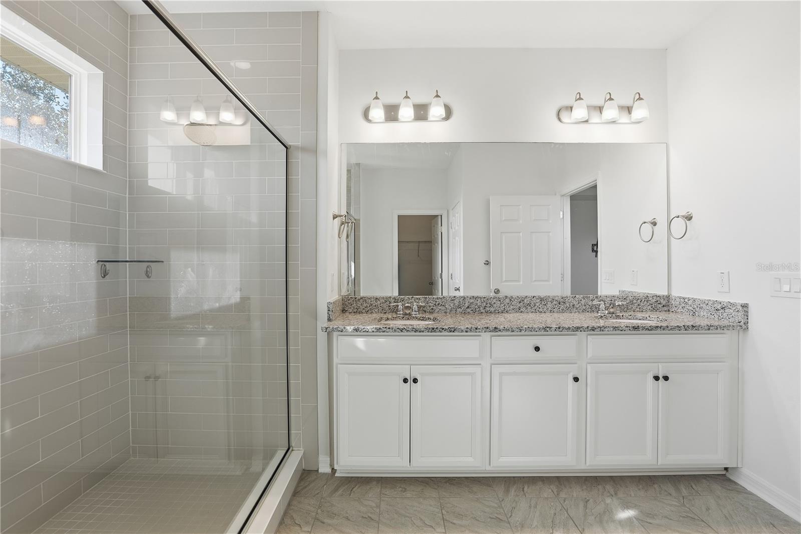 ORCHARD HILLS - Residential Lease