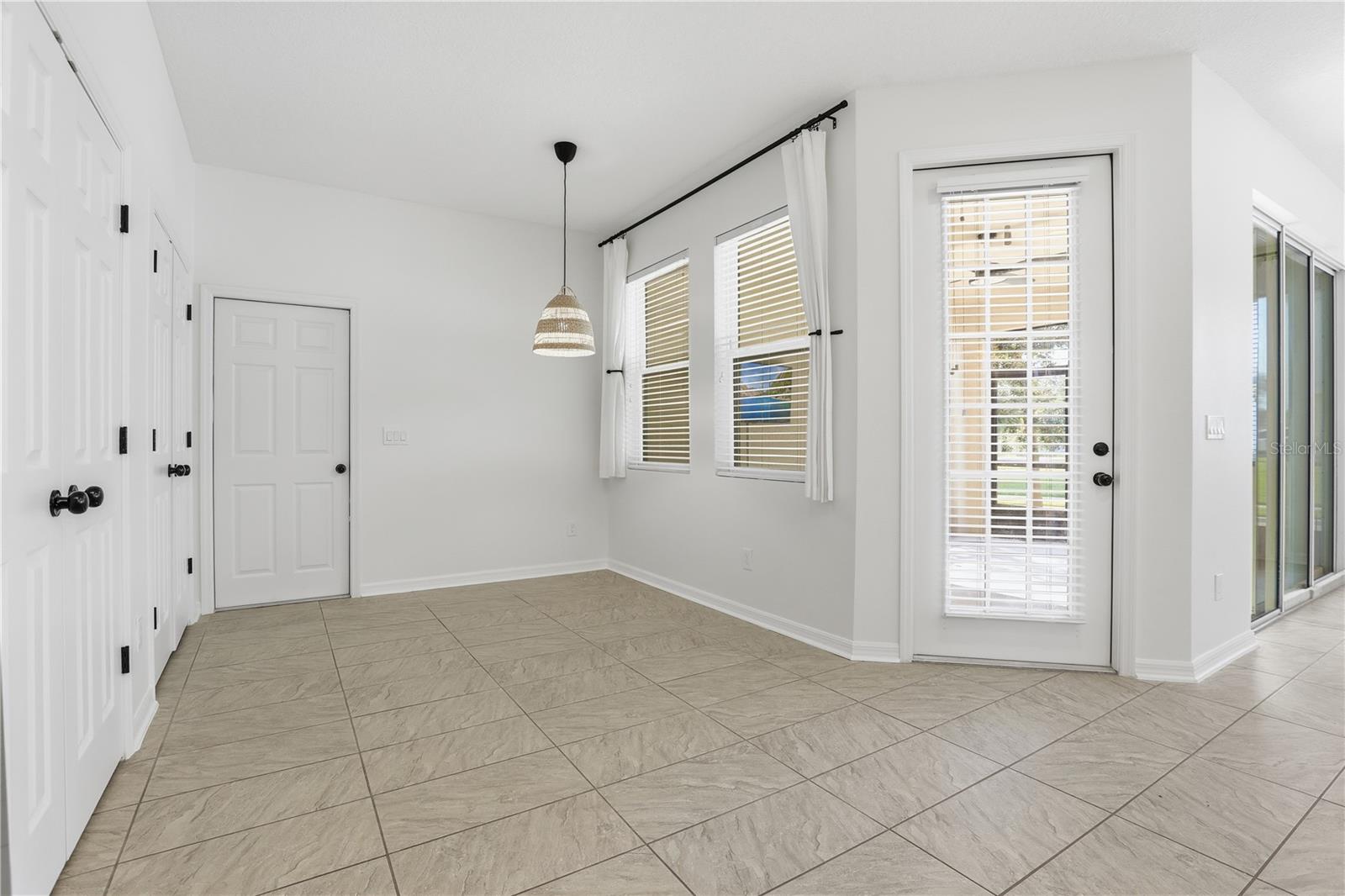 ORCHARD HILLS - Residential Lease