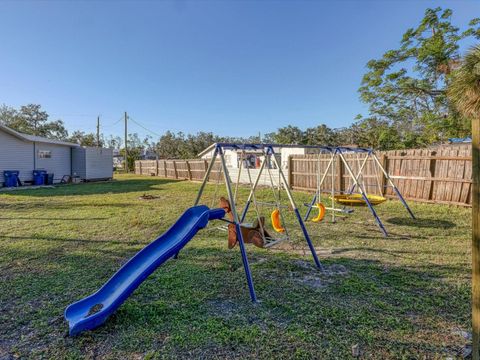 A home in PALMETTO