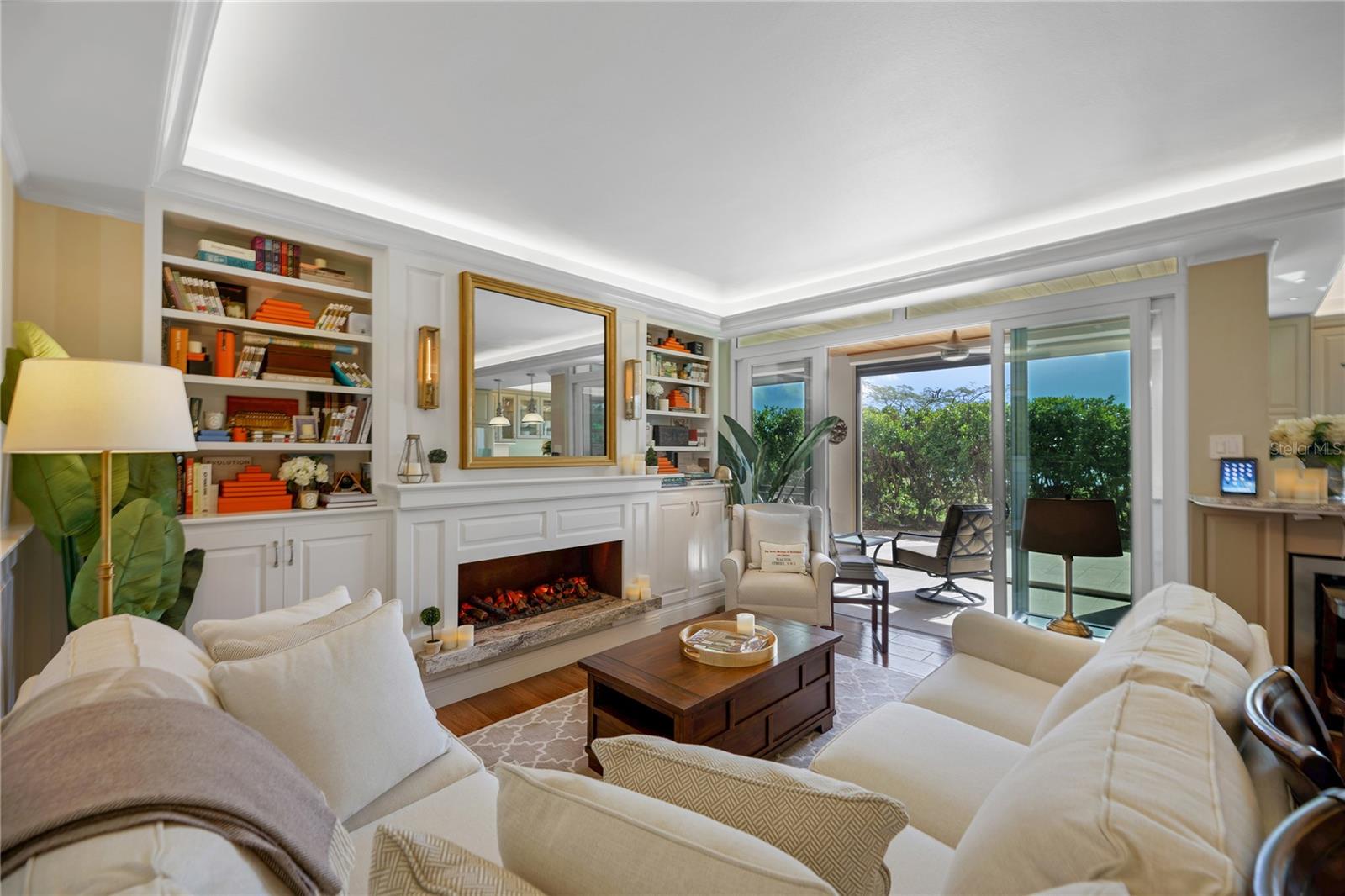 238 CANDELERO DRIVE