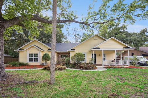 Photo of 672 Vistawilla Drive, Winter Springs, FL 32708 (MLS # O6402872)