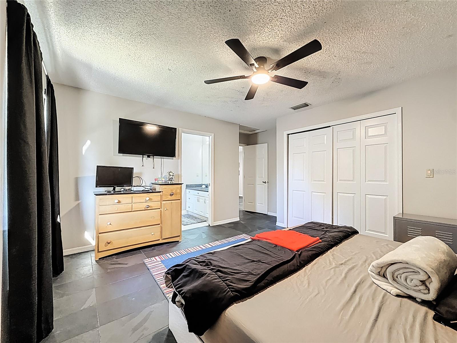 DEERPATH UNIT ONE - Residential