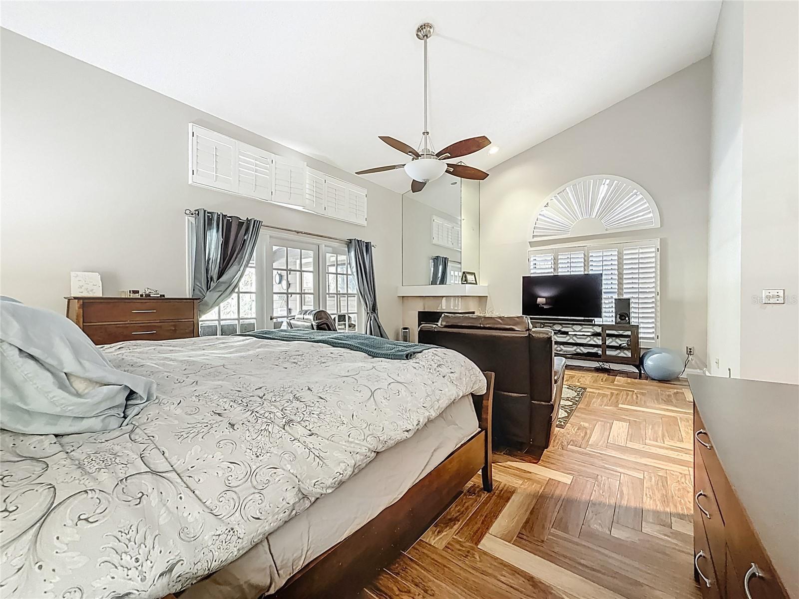 DEERPATH UNIT ONE - Residential