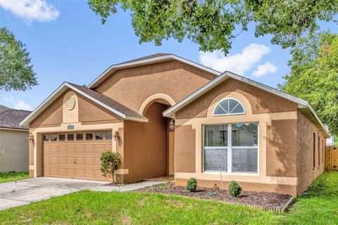 Photo of 4438 Stonemeadow Drive, Orlando, FL 32826 (MLS # O6415157)
