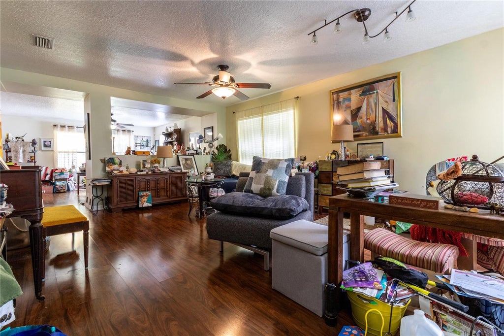Photo of 1308 Tilapia Trail, Deland, FL 32724 (MLS # O6443805)