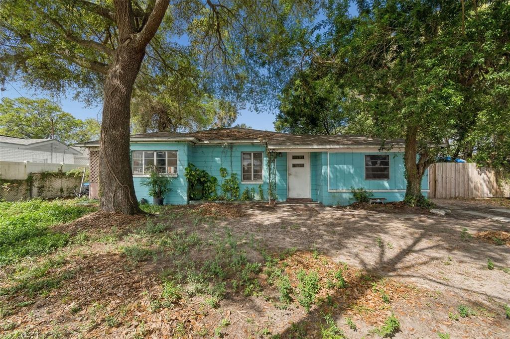 Photo of 8730 N Calder Place, Tampa, FL 33604 (MLS # TB8487143)