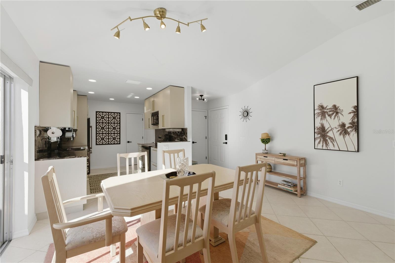 SUMTER VILLA DE LA MESA VILLAG - Residential