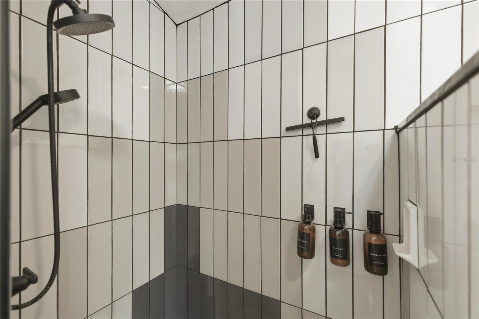 SUMTER VILLA DE LA MESA VILLAG - Residential