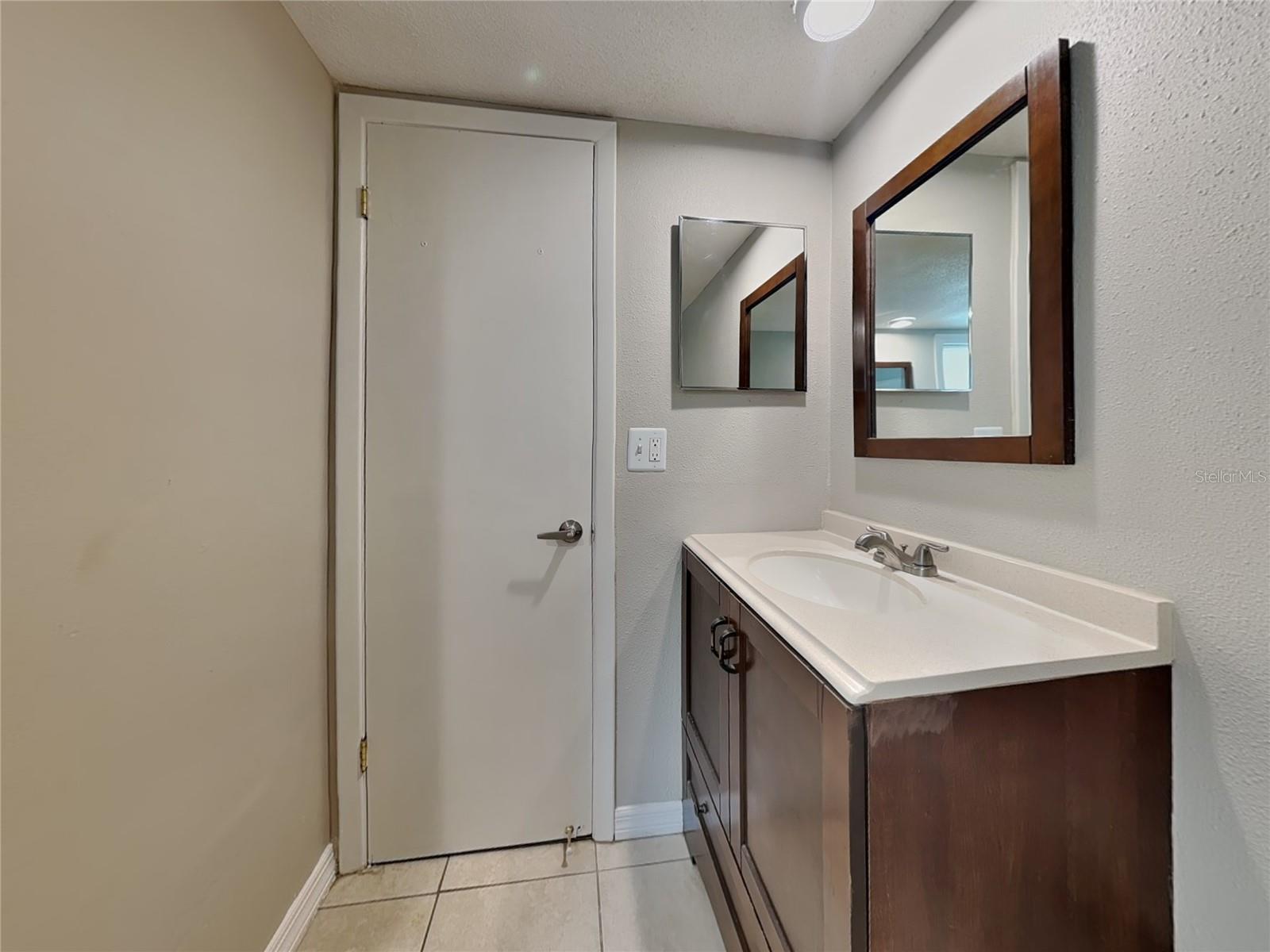 OAKLEAF VILLAGE - Residential Lease