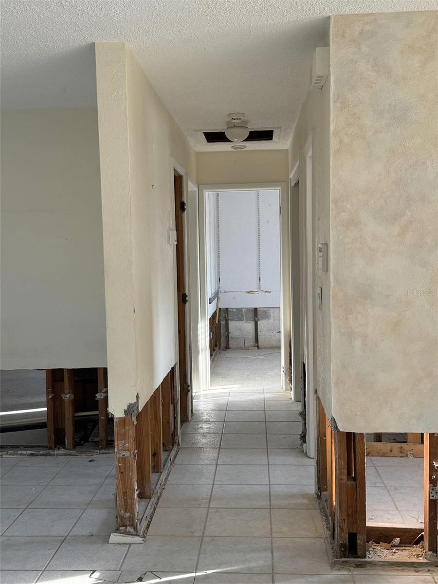 9524 Treasure Ln NE Saint Petersburg - 4055766568 