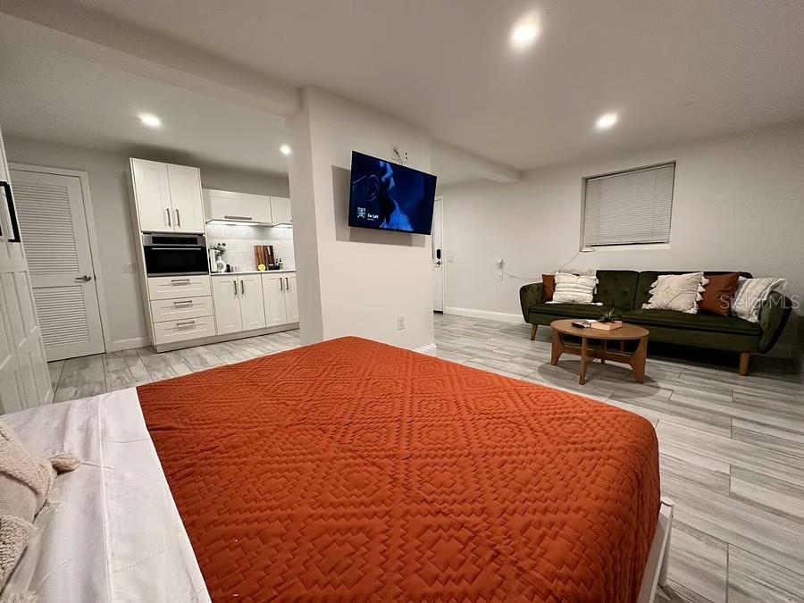 MEADOWBROOK - Residential