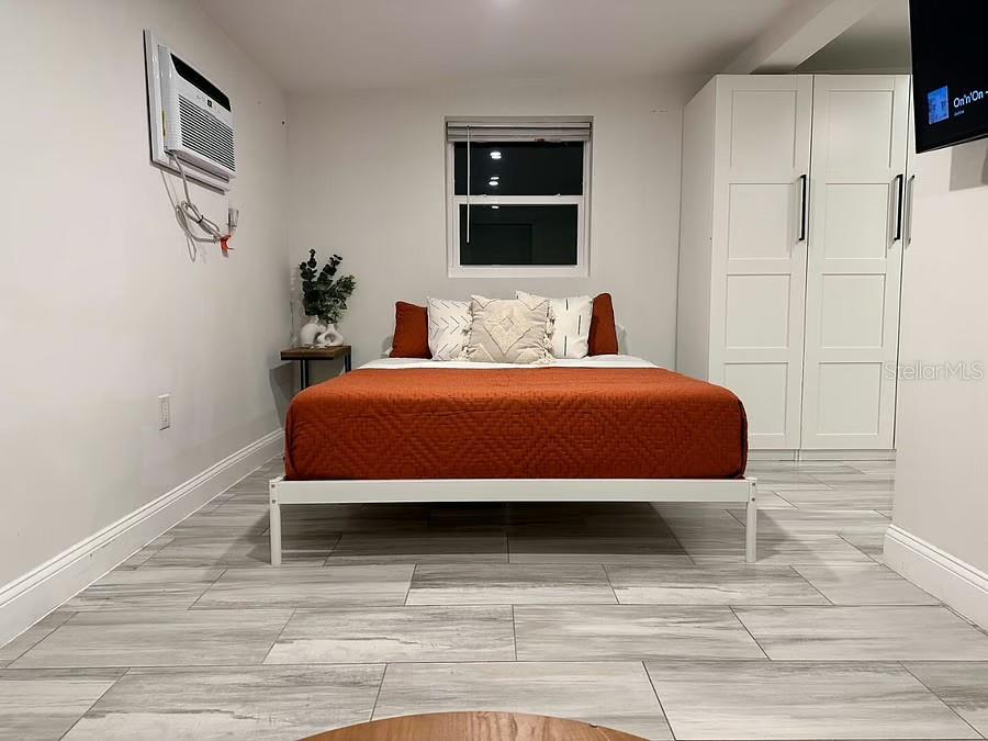 MEADOWBROOK - Residential