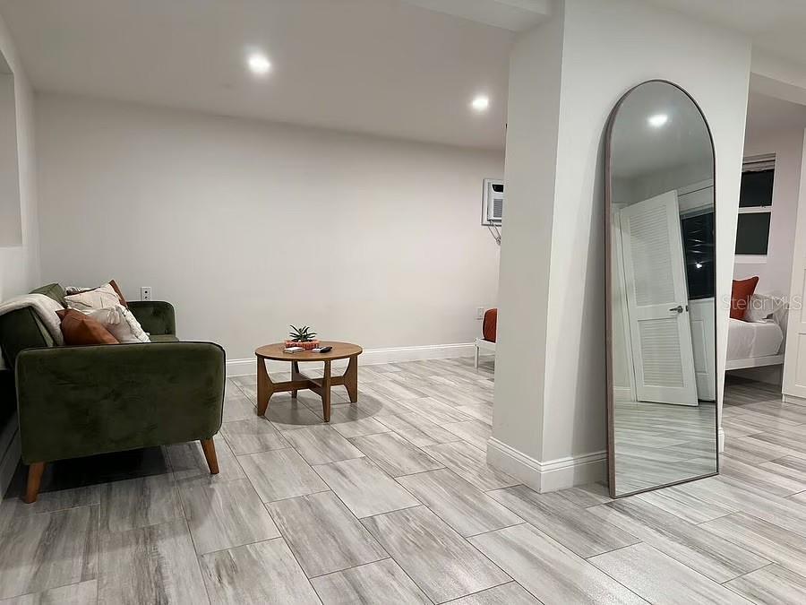 MEADOWBROOK - Residential