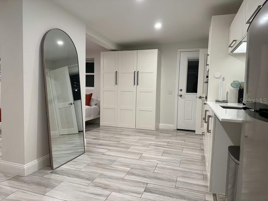 MEADOWBROOK - Residential