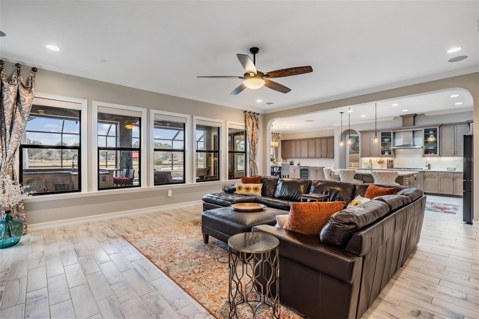 ESTANCIA - Residential