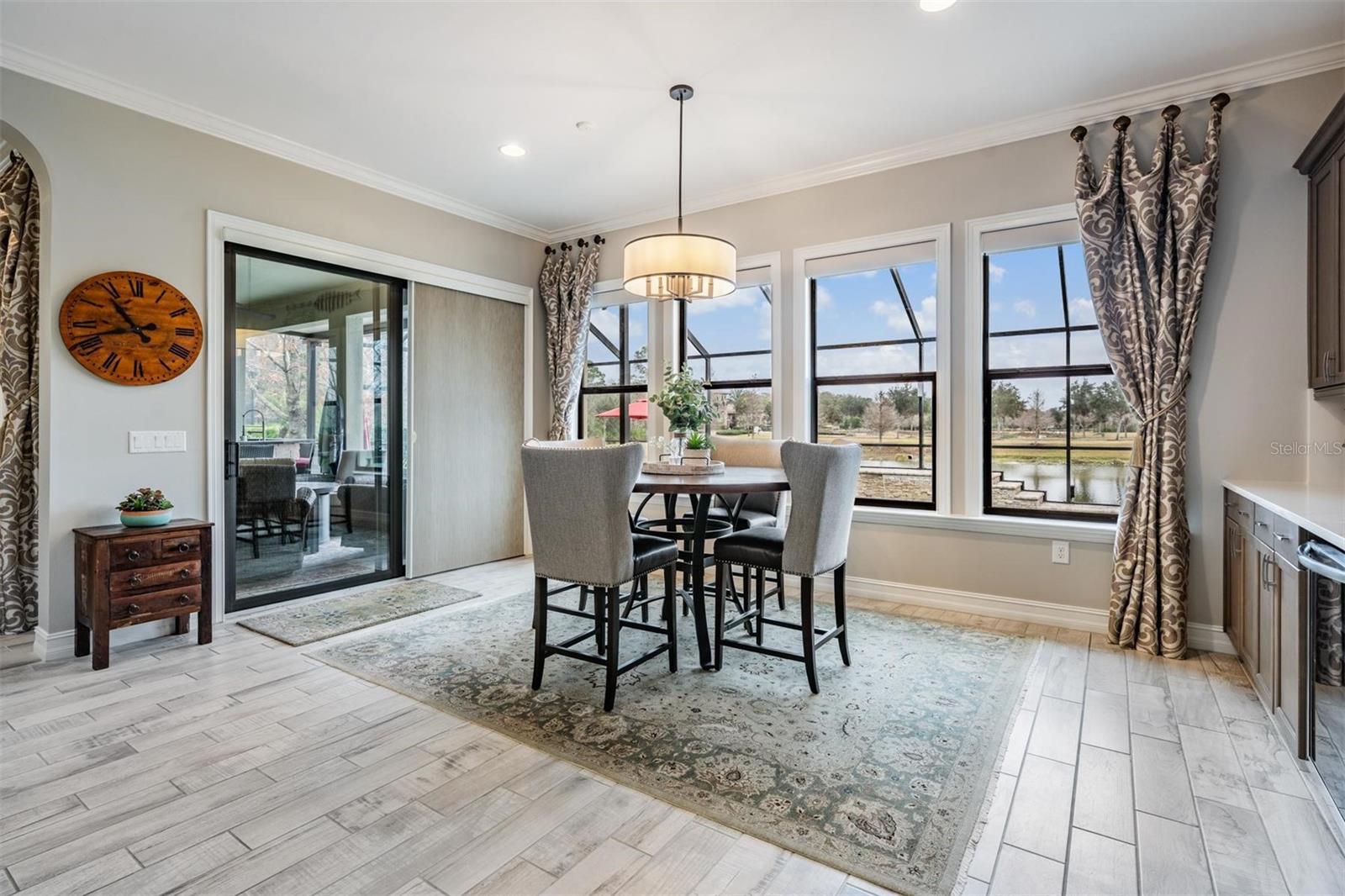 ESTANCIA - Residential