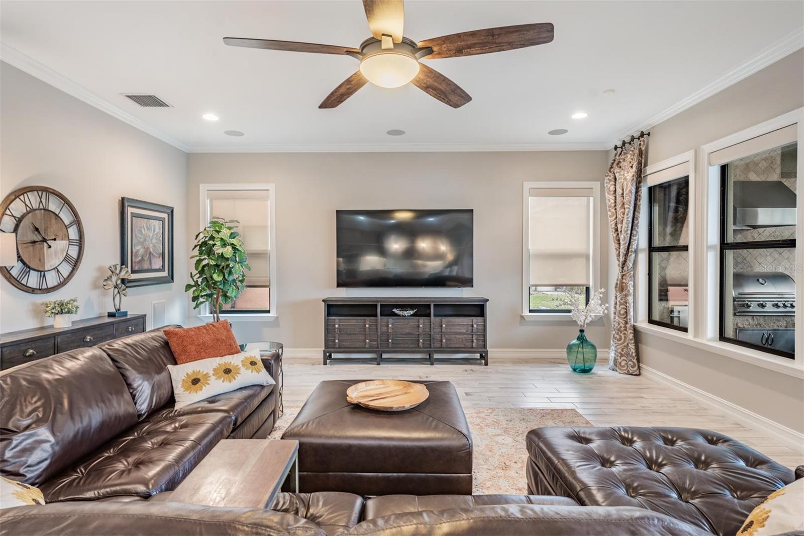 ESTANCIA - Residential