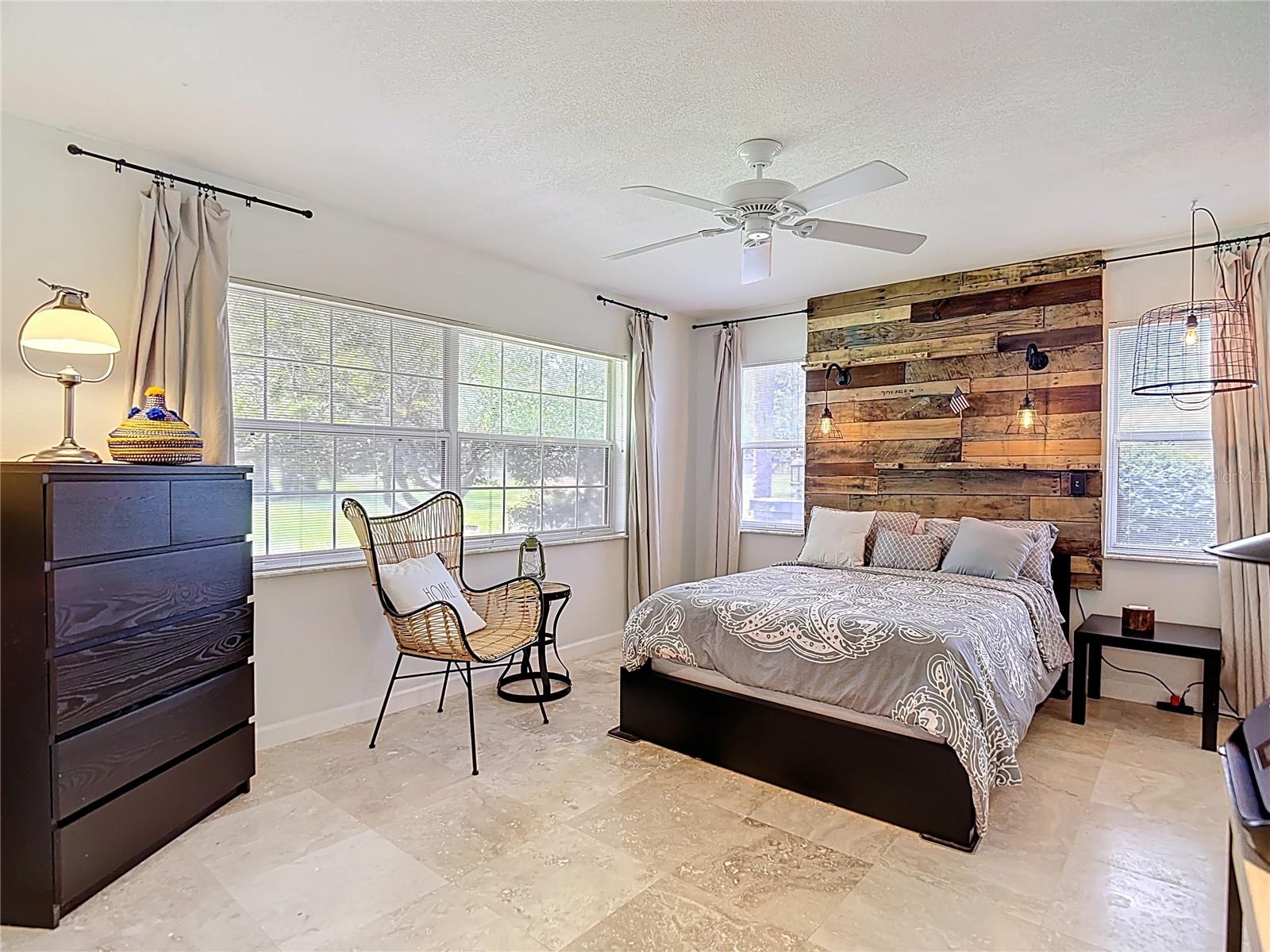 ROYAL HIGHLANDS - Residential
