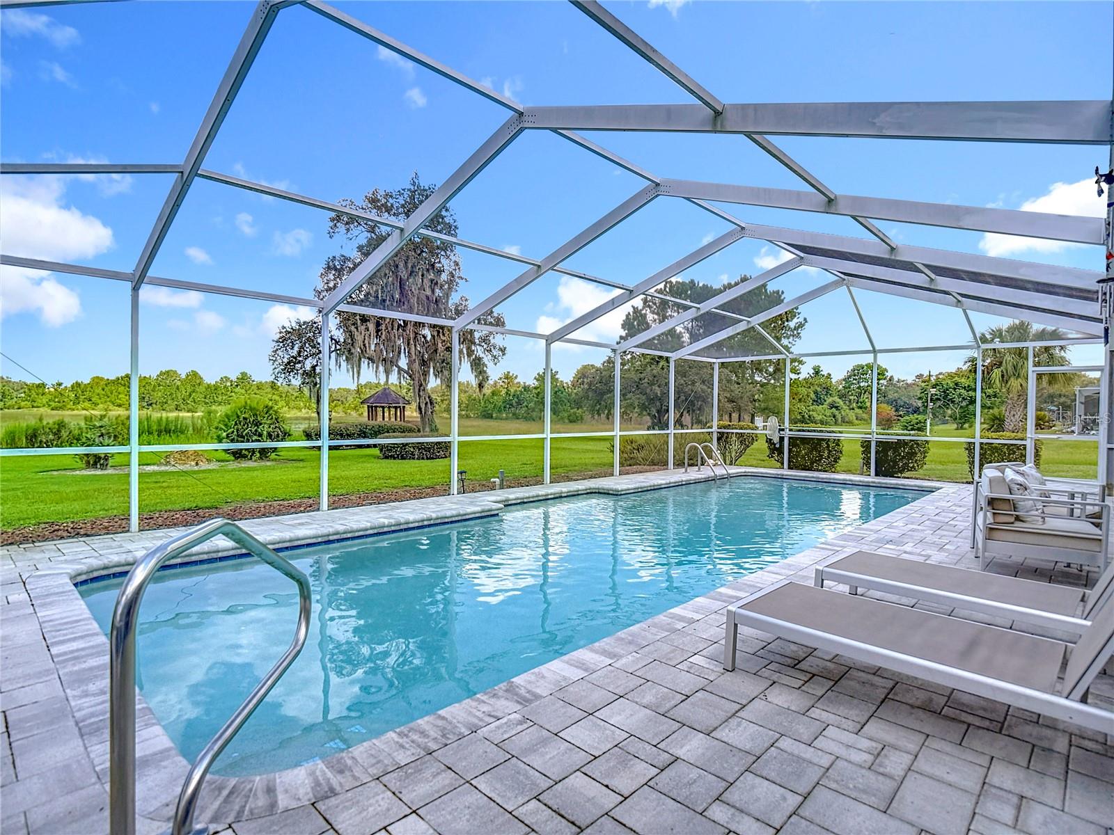 ROYAL HIGHLANDS - Residential