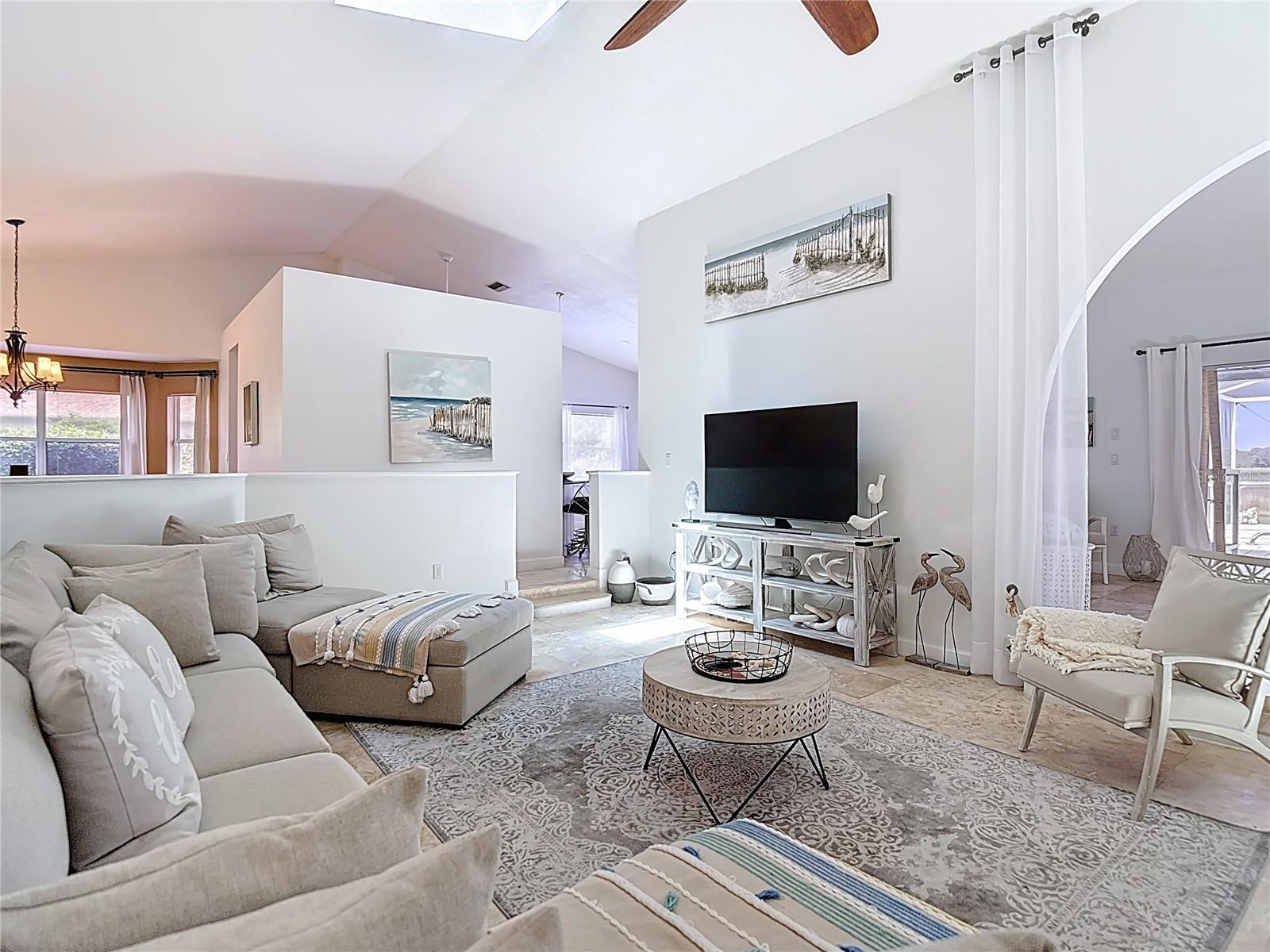 ROYAL HIGHLANDS - Residential