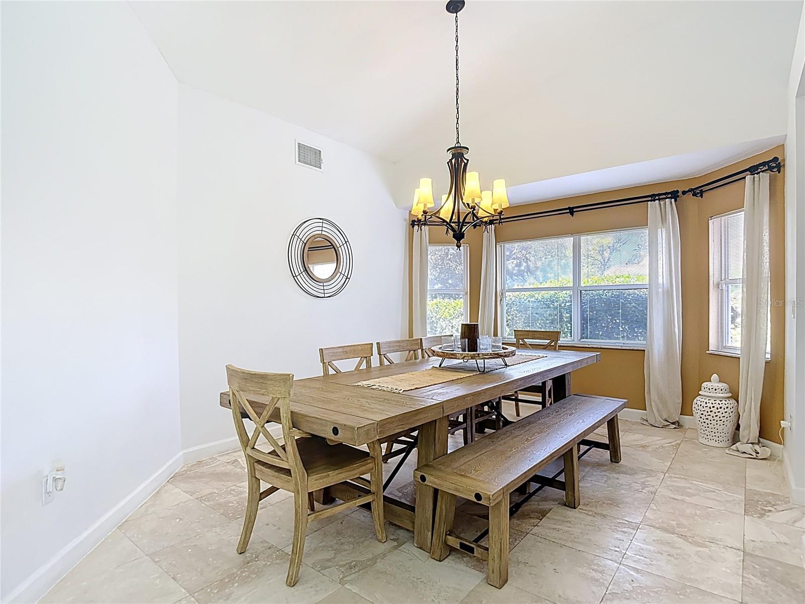 ROYAL HIGHLANDS - Residential