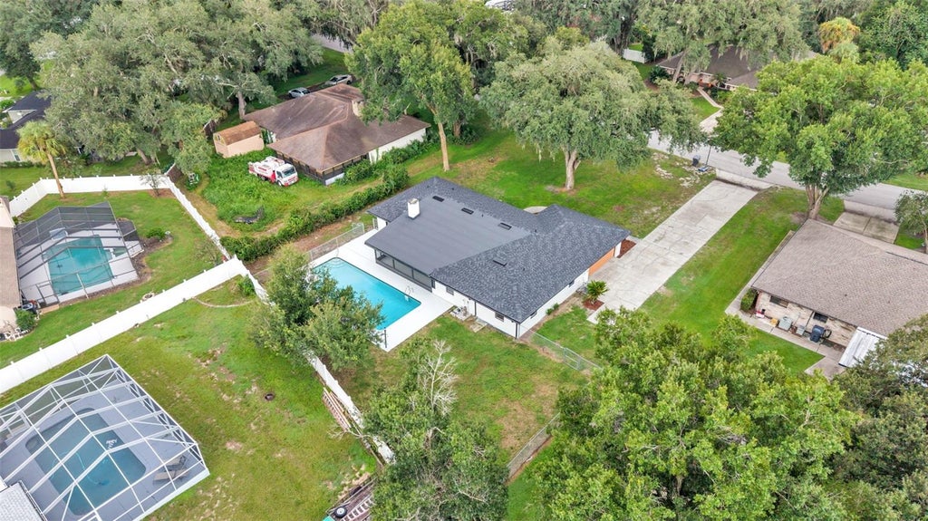 Photo of 1100 Hammock Shade Drive, Lakeland, FL 33809 (MLS # L4965199)