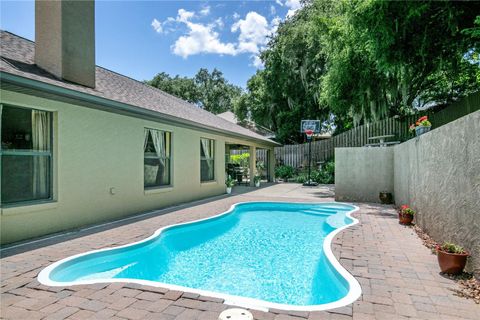 A home in EUSTIS