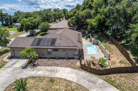 A home in EUSTIS