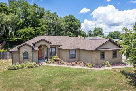 A home in EUSTIS