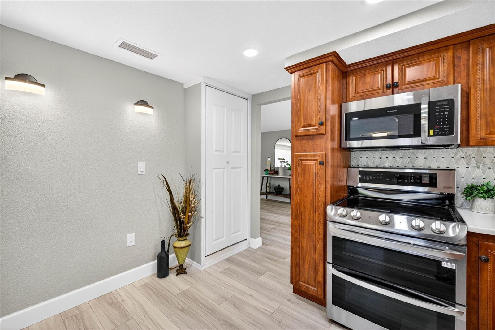 BEACON WOODS VILLAGE - Residential