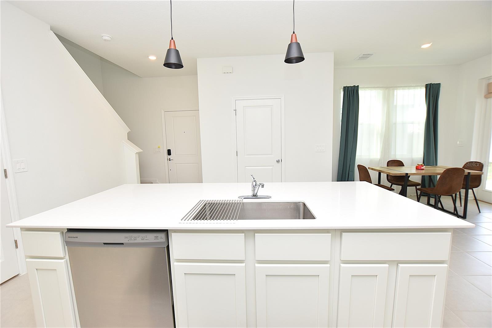 SOL VISTA TH - Residential Lease