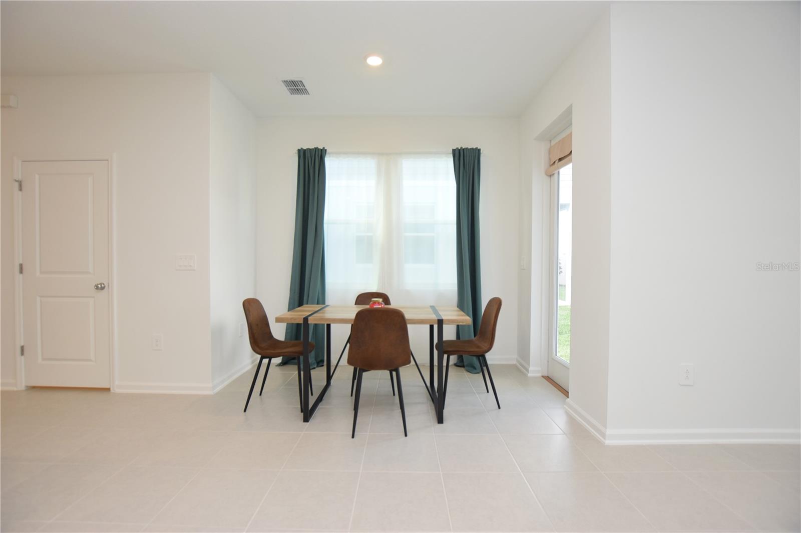 SOL VISTA TH - Residential Lease