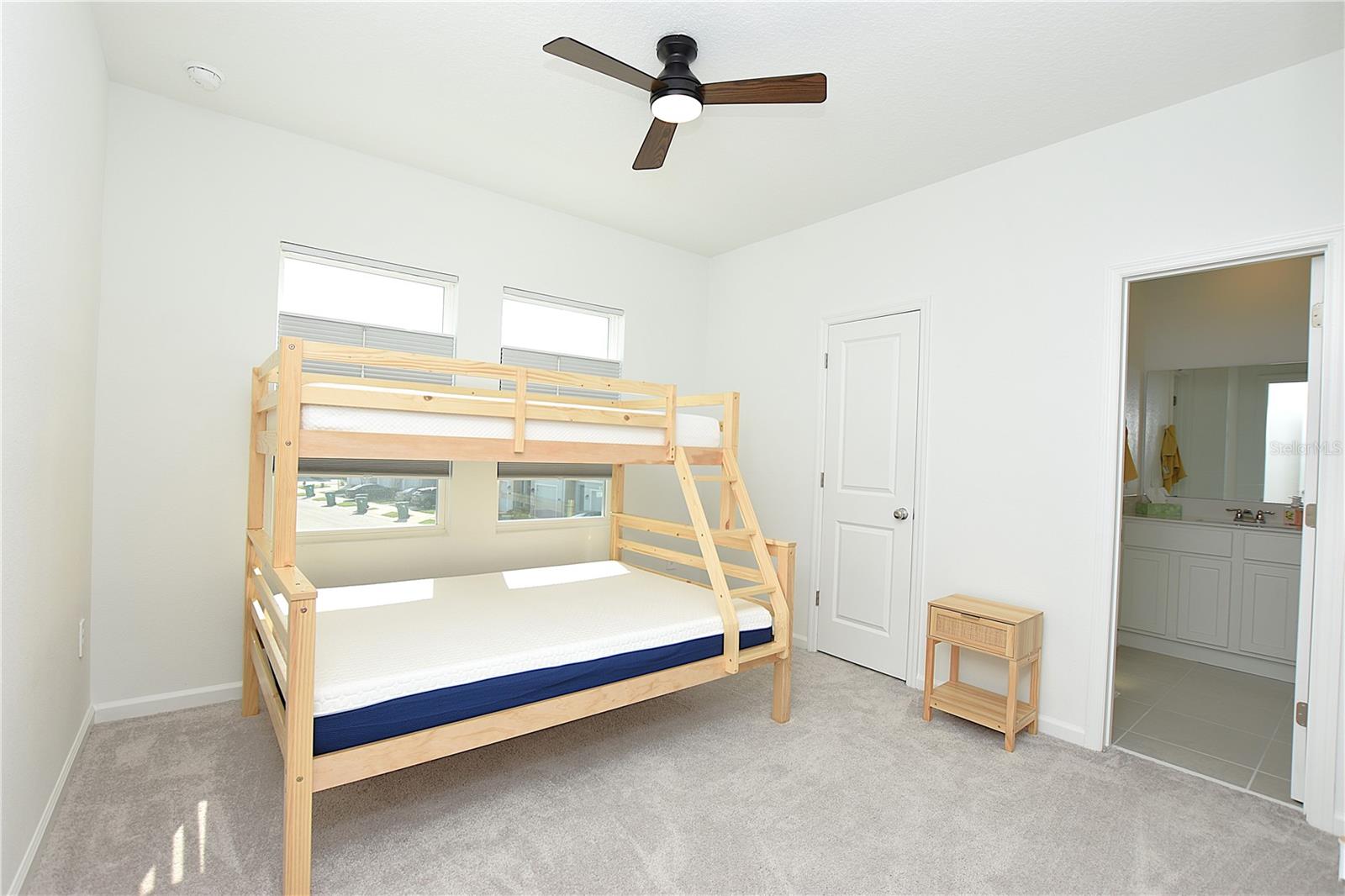 SOL VISTA TH - Residential Lease