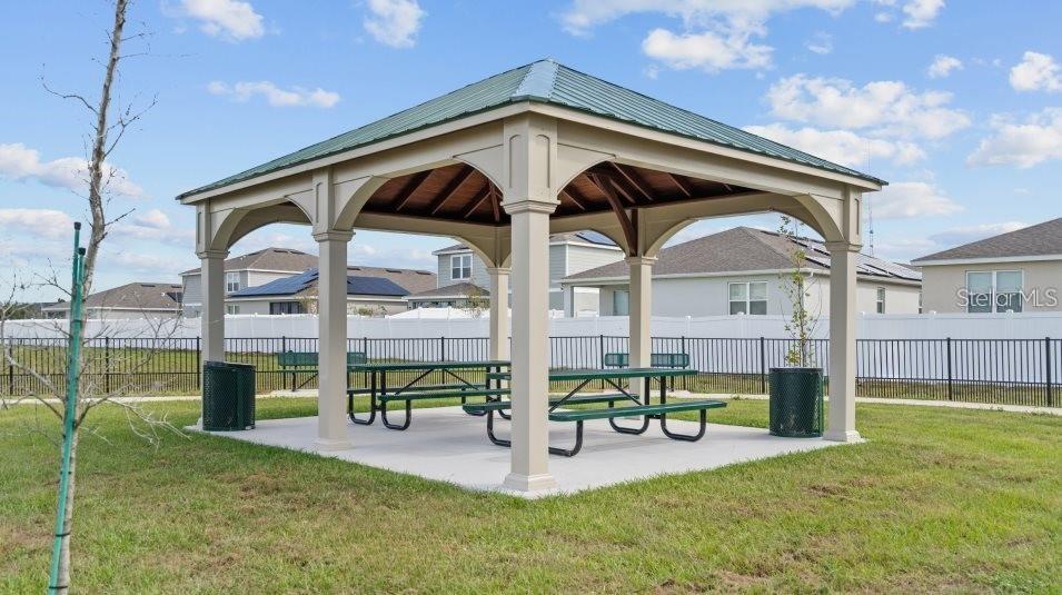 SOL VISTA TH - Residential Lease