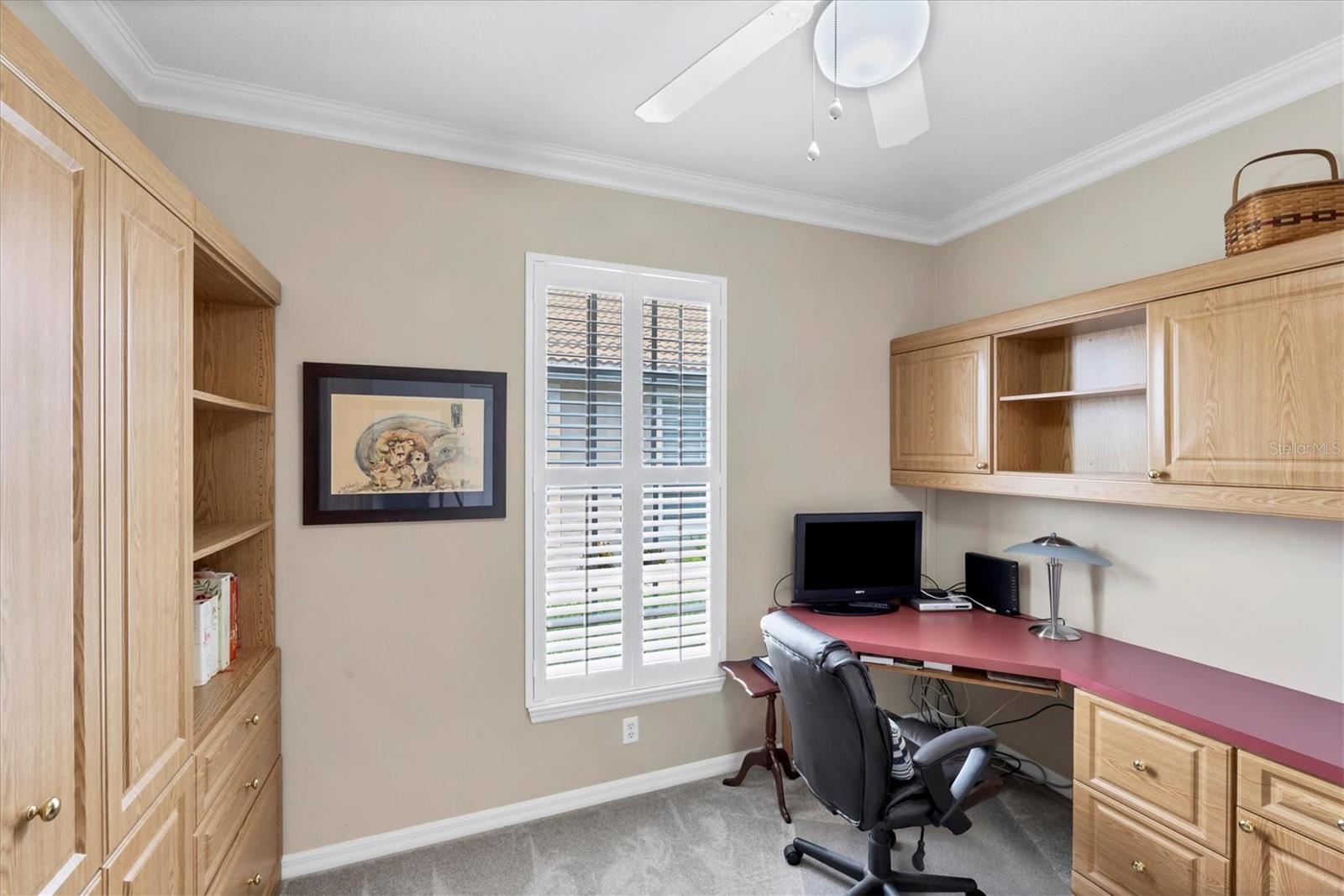 PELICAN POINTE GOLF & COUNTRY CLUB - Residential