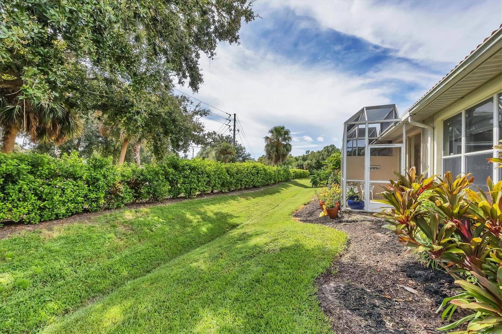 PELICAN POINTE GOLF & COUNTRY CLUB - Residential