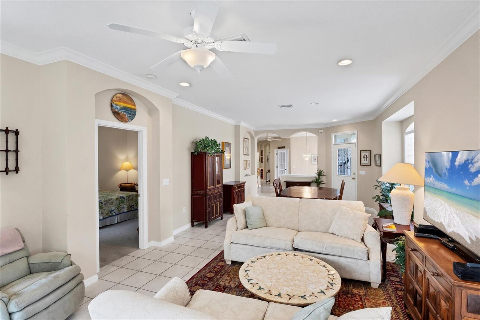 PELICAN POINTE GOLF & COUNTRY CLUB - Residential