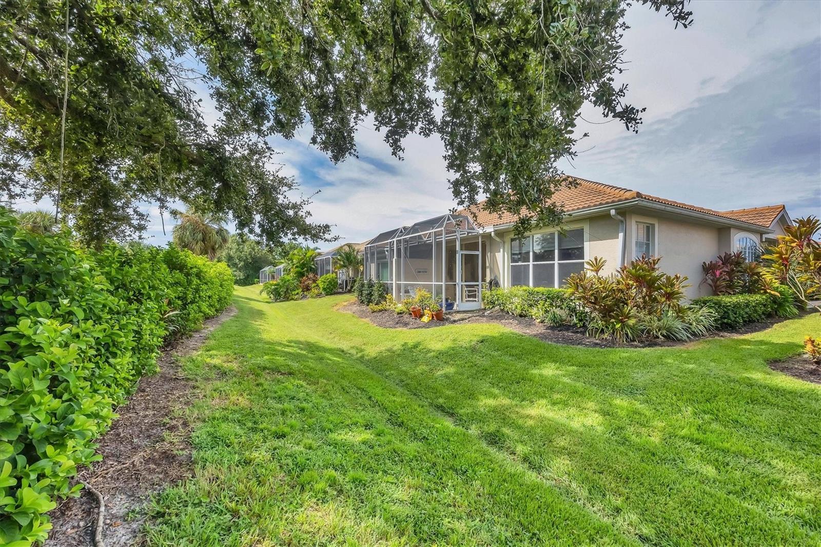 PELICAN POINTE GOLF & COUNTRY CLUB - Residential