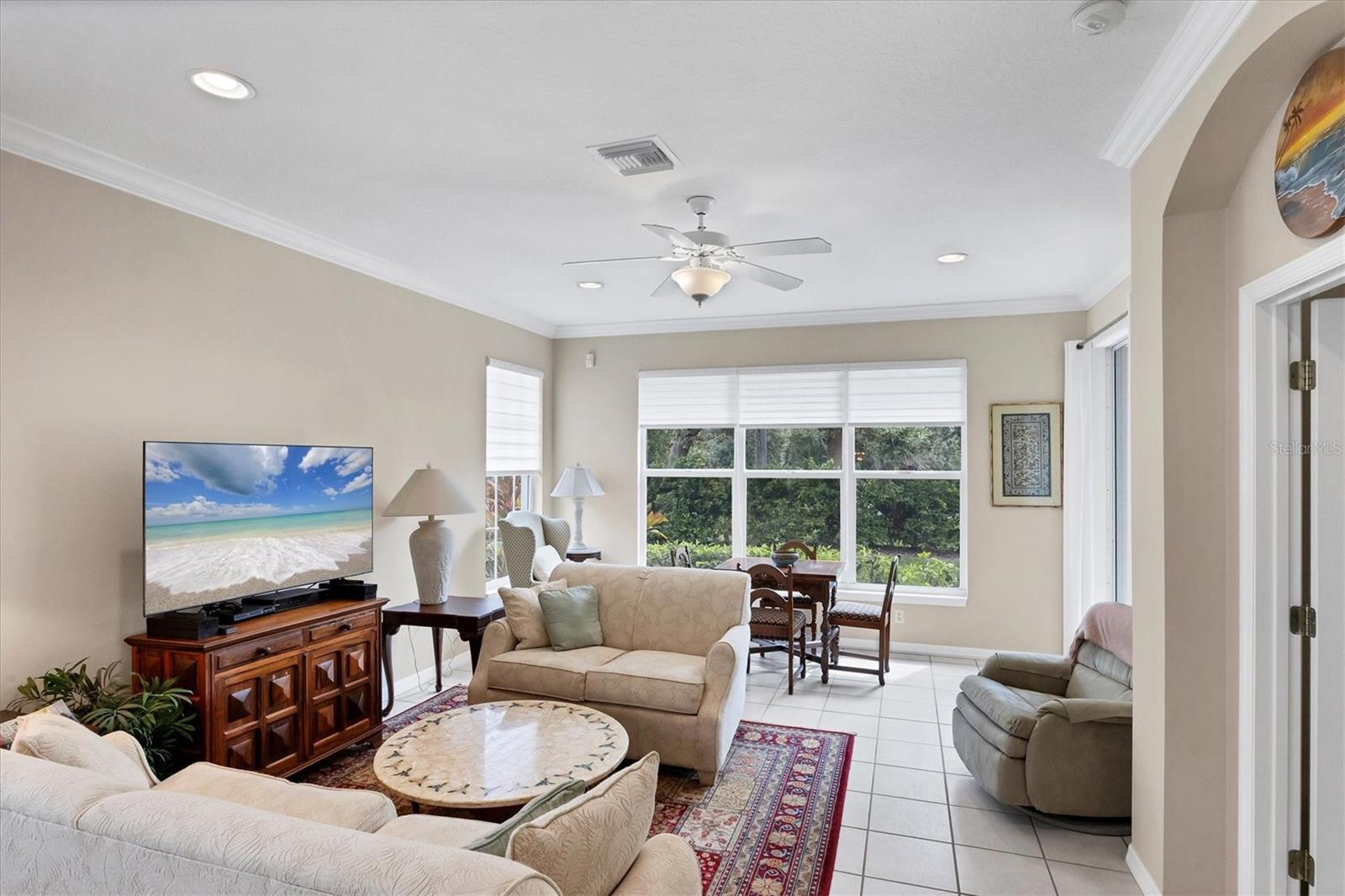 PELICAN POINTE GOLF & COUNTRY CLUB - Residential