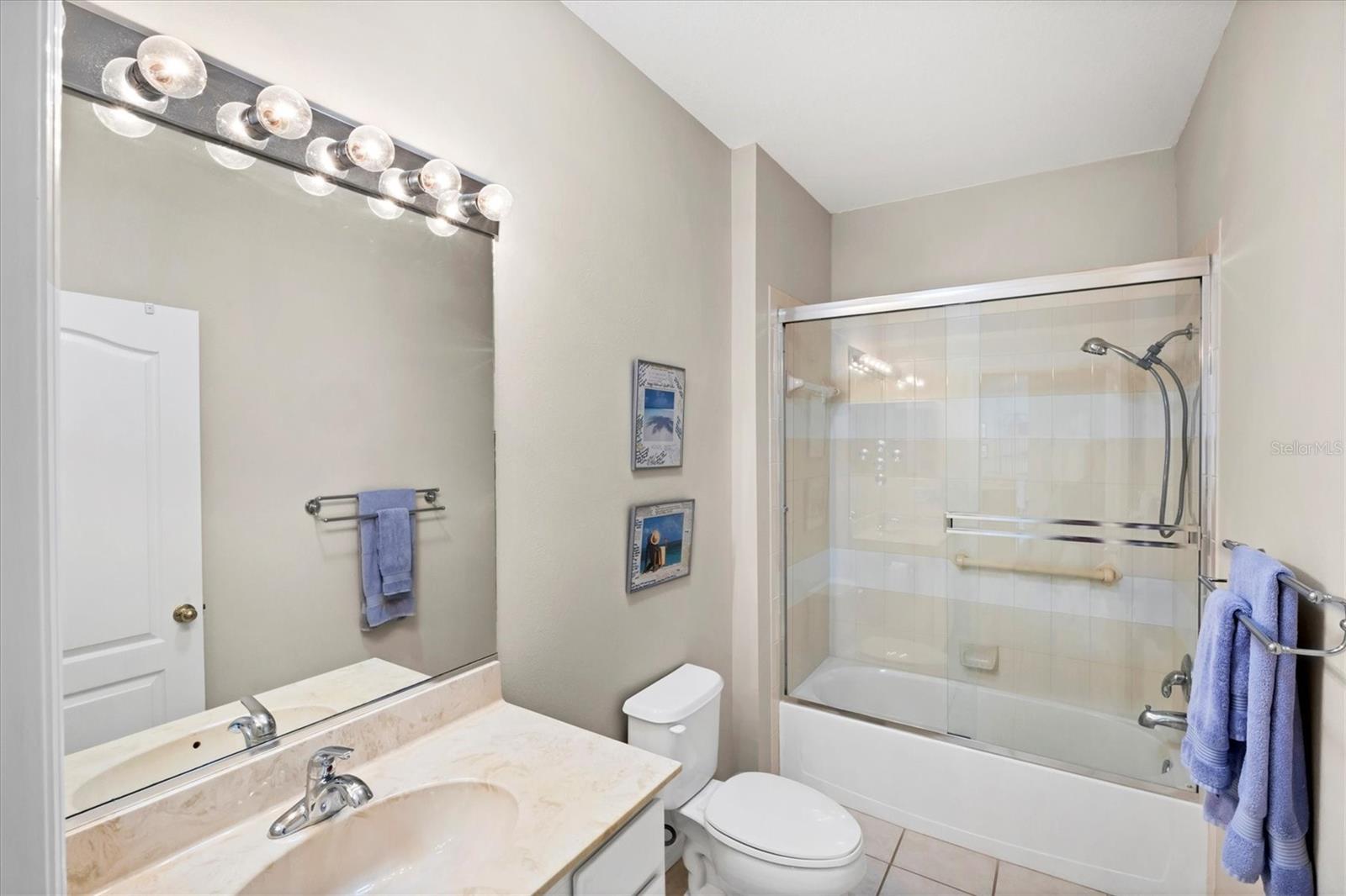 PELICAN POINTE GOLF & COUNTRY CLUB - Residential