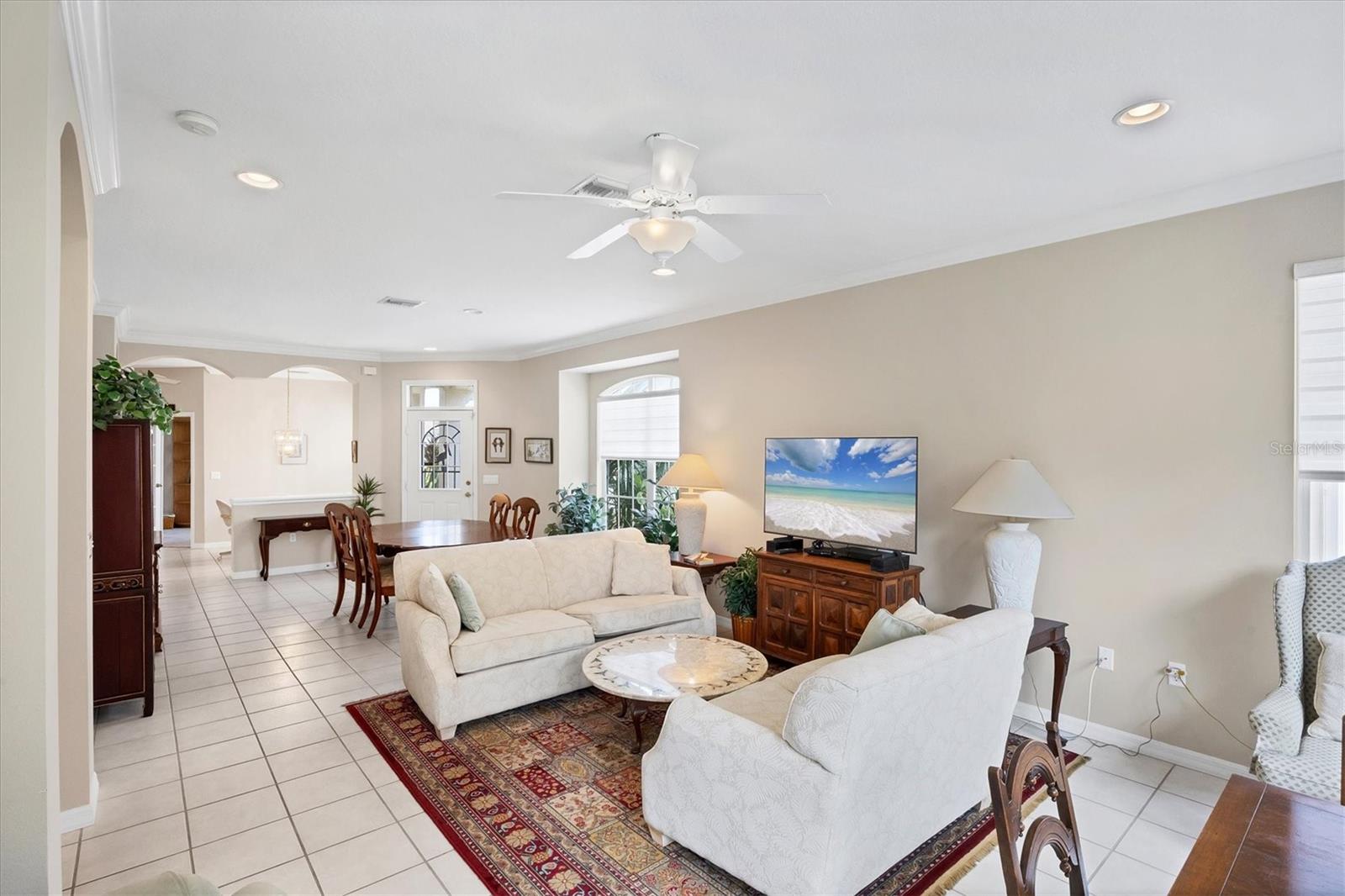 PELICAN POINTE GOLF & COUNTRY CLUB - Residential