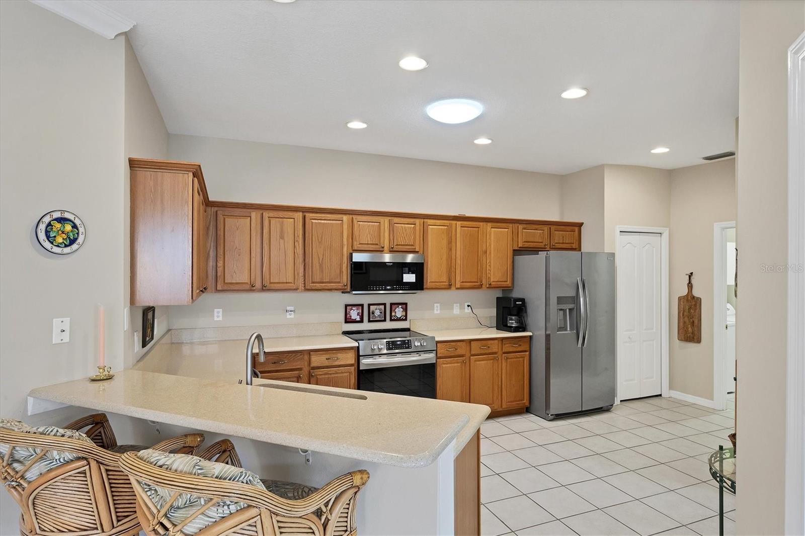 PELICAN POINTE GOLF & COUNTRY CLUB - Residential