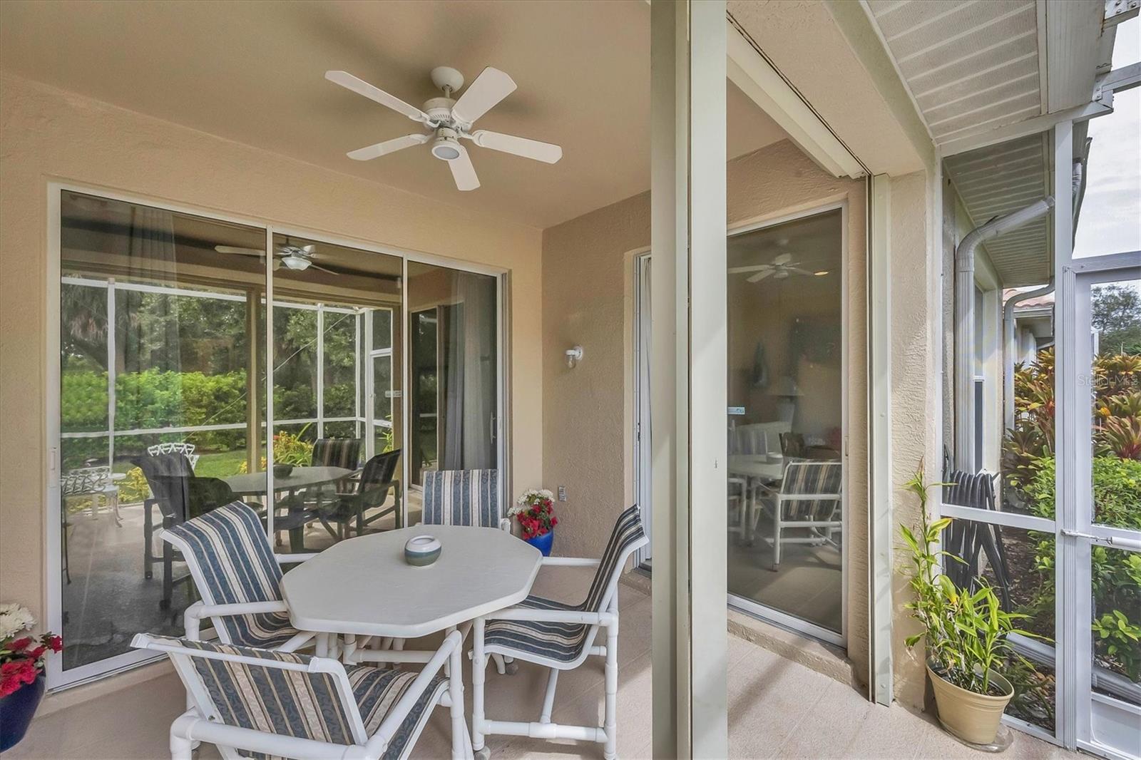 PELICAN POINTE GOLF & COUNTRY CLUB - Residential