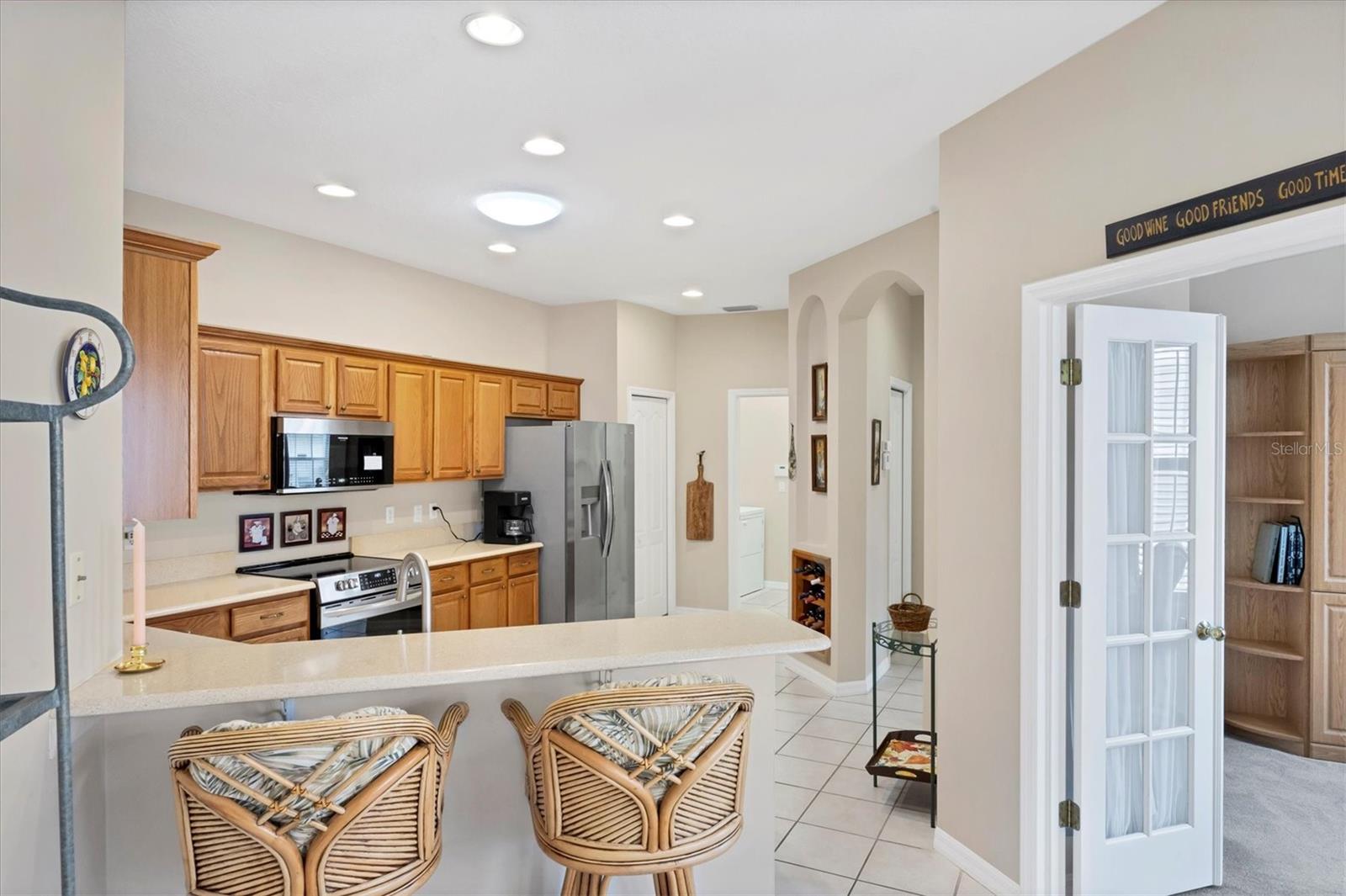 PELICAN POINTE GOLF & COUNTRY CLUB - Residential