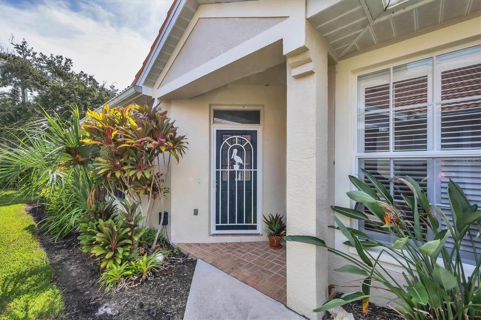 PELICAN POINTE GOLF & COUNTRY CLUB - Residential