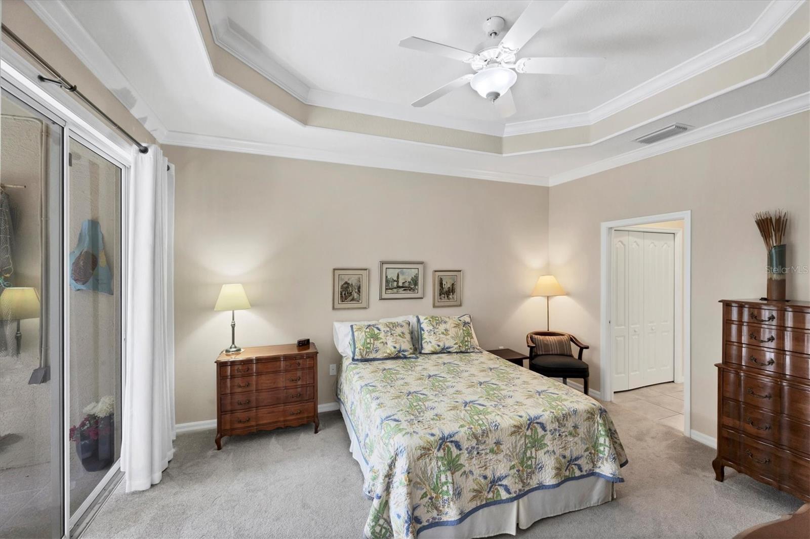 PELICAN POINTE GOLF & COUNTRY CLUB - Residential
