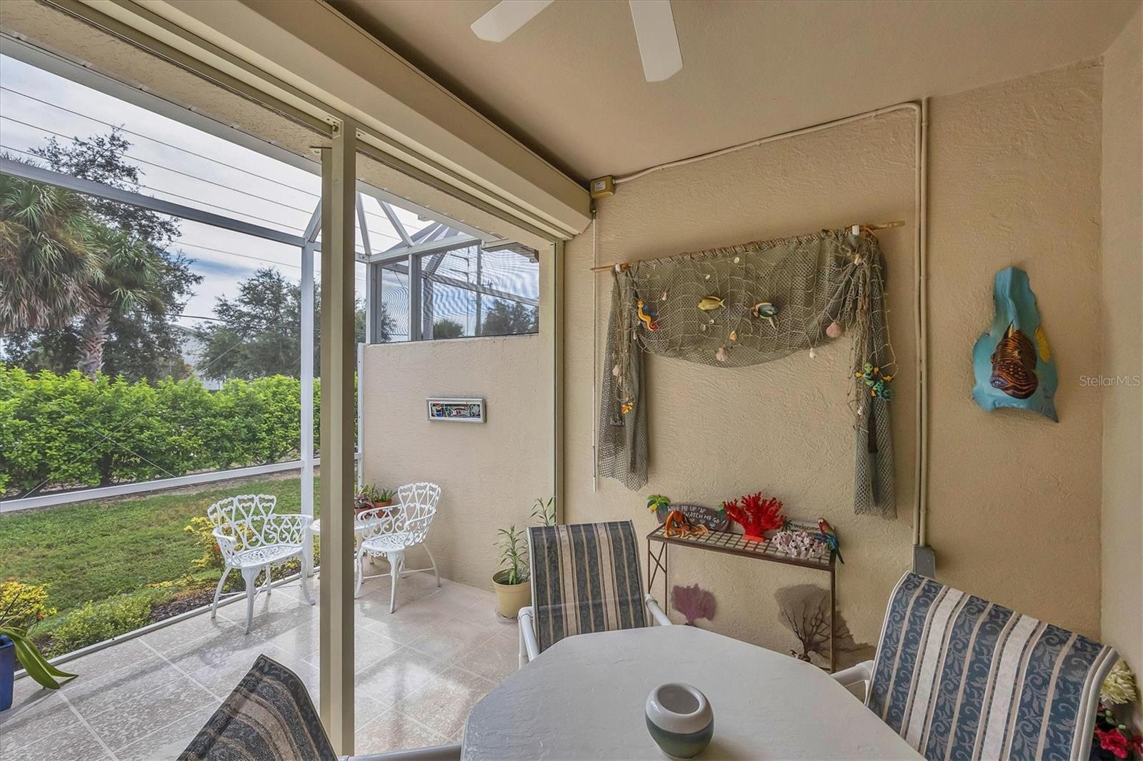 PELICAN POINTE GOLF & COUNTRY CLUB - Residential