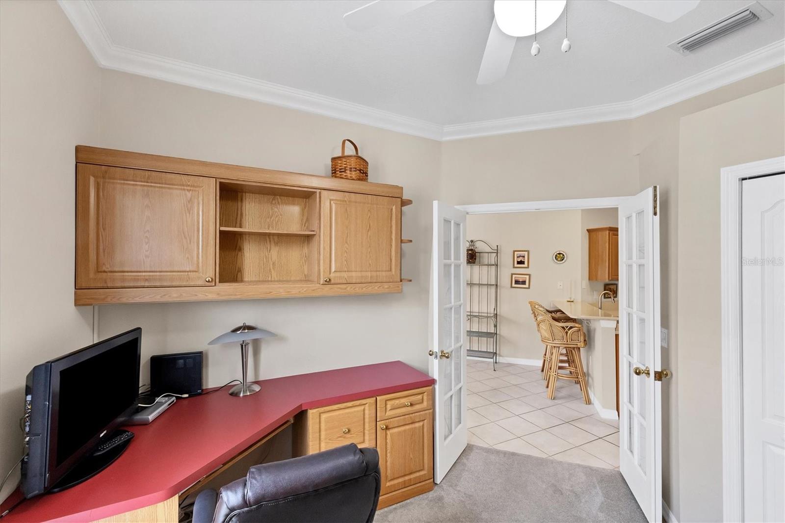 PELICAN POINTE GOLF & COUNTRY CLUB - Residential